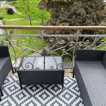 维恩哈听格克拉别墅公园温泉民宿 *