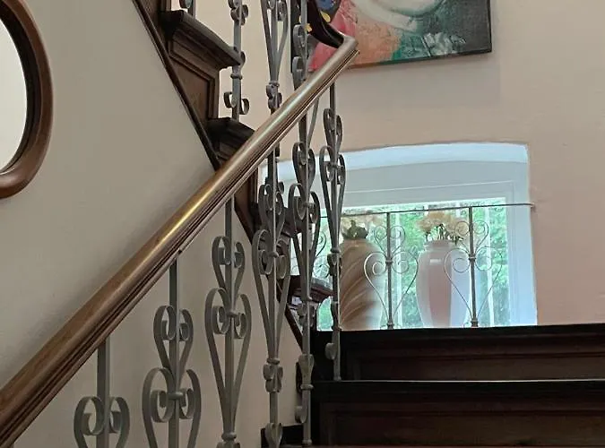 维恩哈听格克拉别墅公园温泉民宿